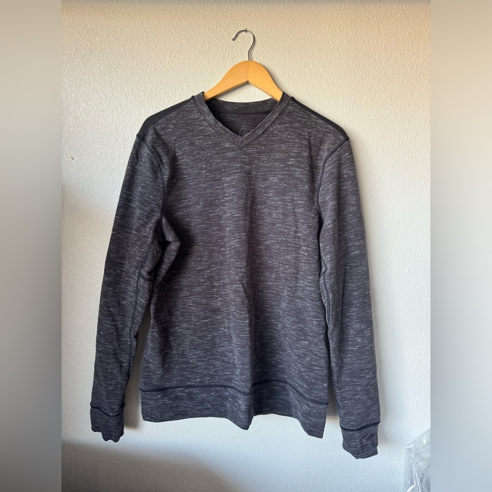 Lululemon Men’s v neck Neck Long Sleeve Sweater Top L